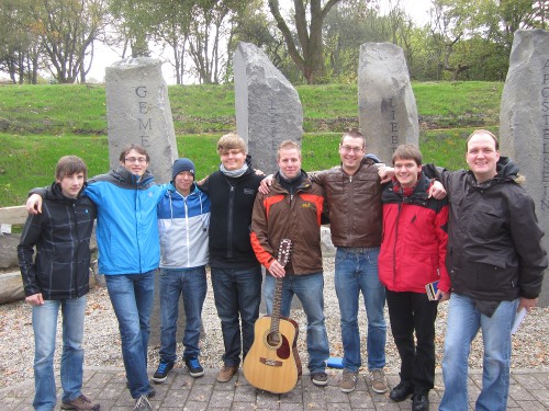 SMJ-Speyer vor den Säulen auf Tabor